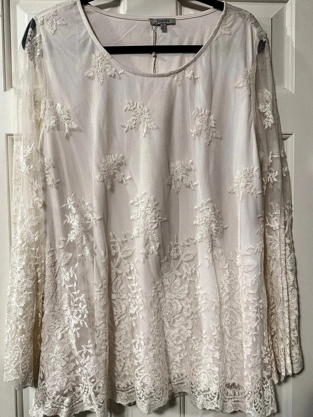 Jodifl White Floral Lace Blouse